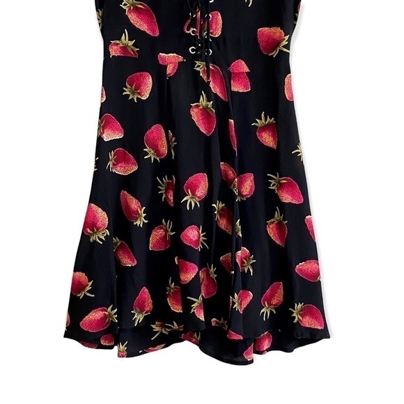 Reformation Koa mini dress, strawberry, size 2P - Picture 7 of 15